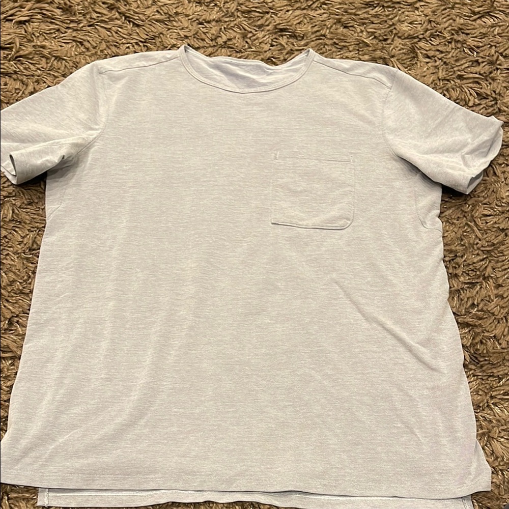 Mens Lululemon Short Sleeve chest
Pocket relaxed Size m - Picture 2 of 7